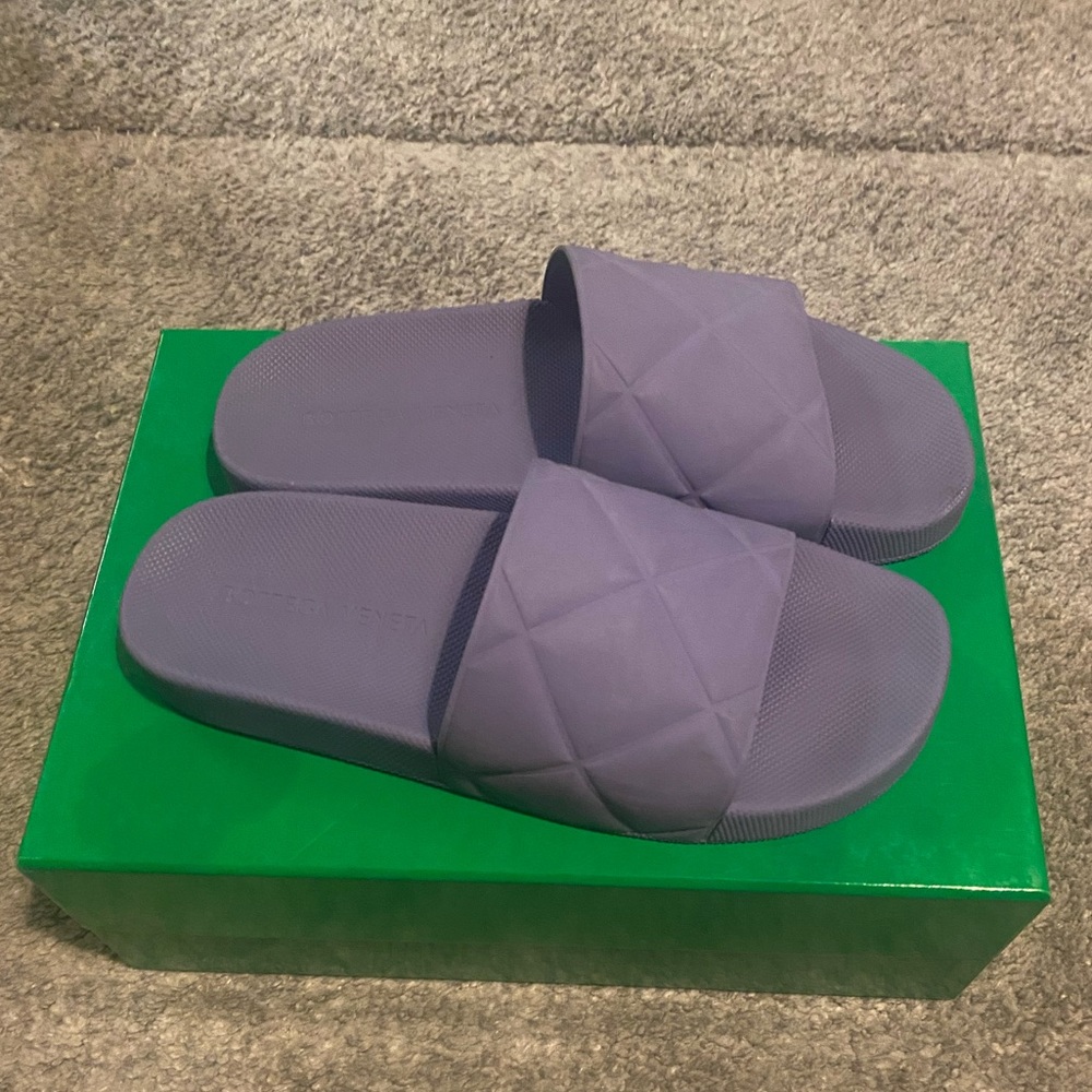 Brand: Bottega Veneta slides